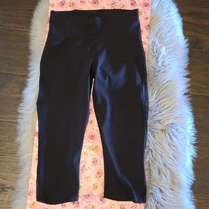 Lululemon train times crop 17"